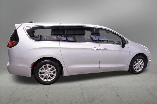 used 2024 Chrysler Pacifica car, priced at $28,000