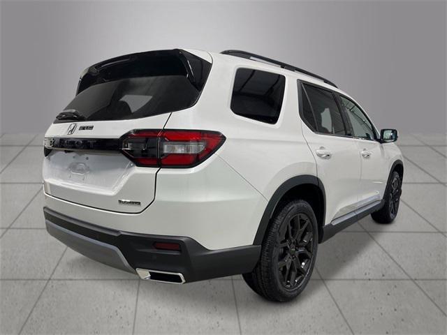 new 2025 Honda Pilot car, priced at $53,450