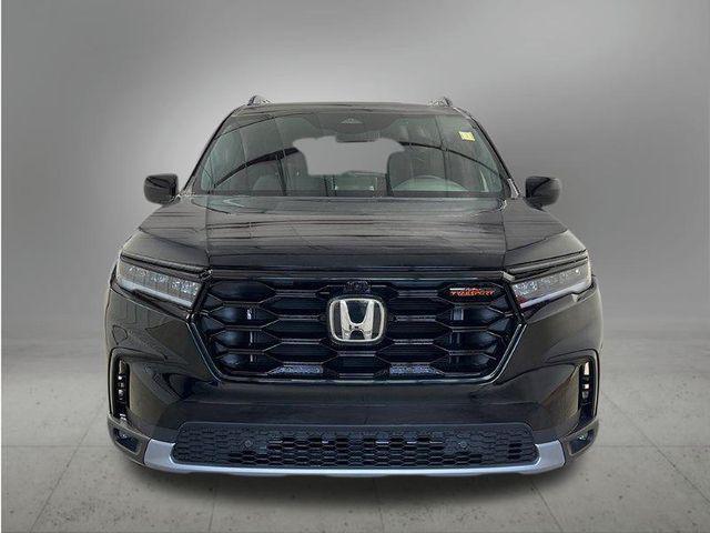 new 2025 Honda Pilot car, priced at $51,375