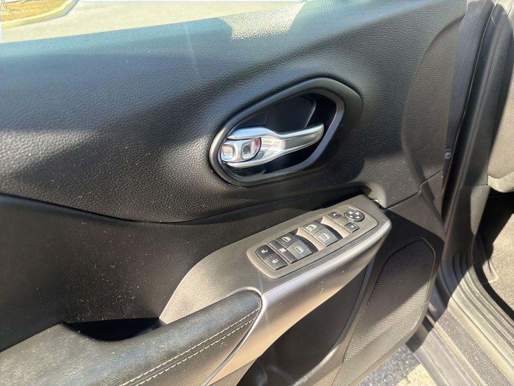 used 2022 Jeep Cherokee car, priced at $19,520