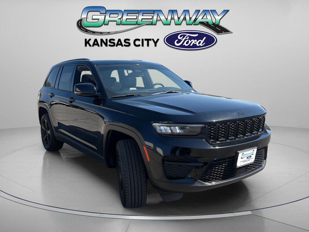 used 2023 Jeep Grand Cherokee car, priced at $28,064