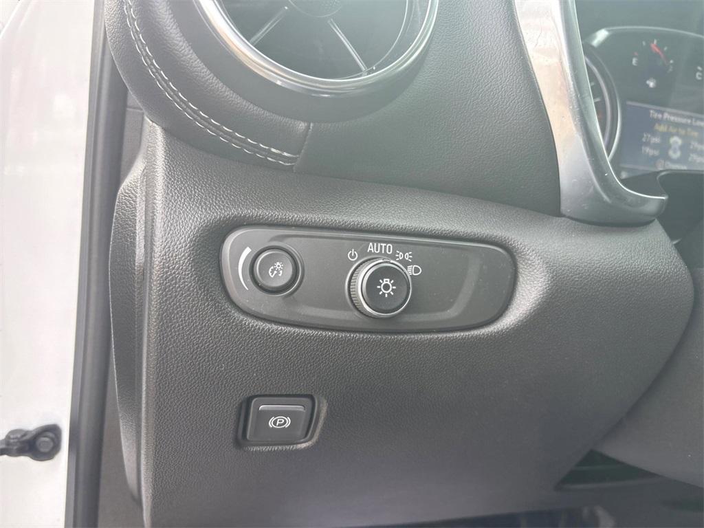 used 2024 Chevrolet Blazer car, priced at $25,990