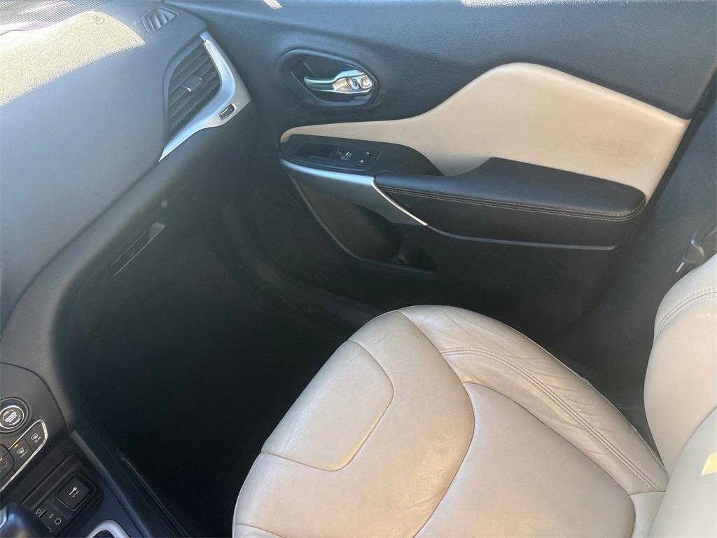 used 2018 Jeep Cherokee car, priced at $13,490