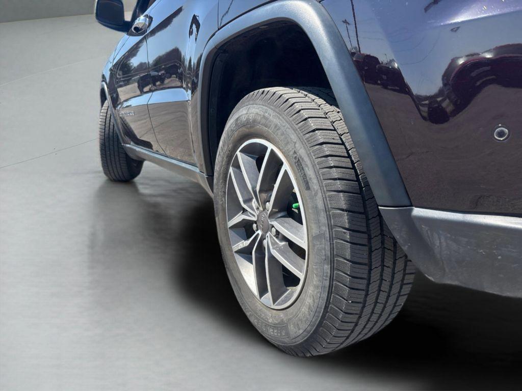used 2019 Jeep Grand Cherokee car, priced at $19,990