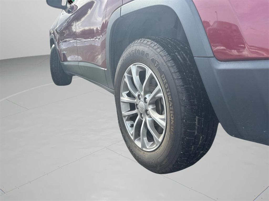 used 2021 Jeep Cherokee car, priced at $20,490