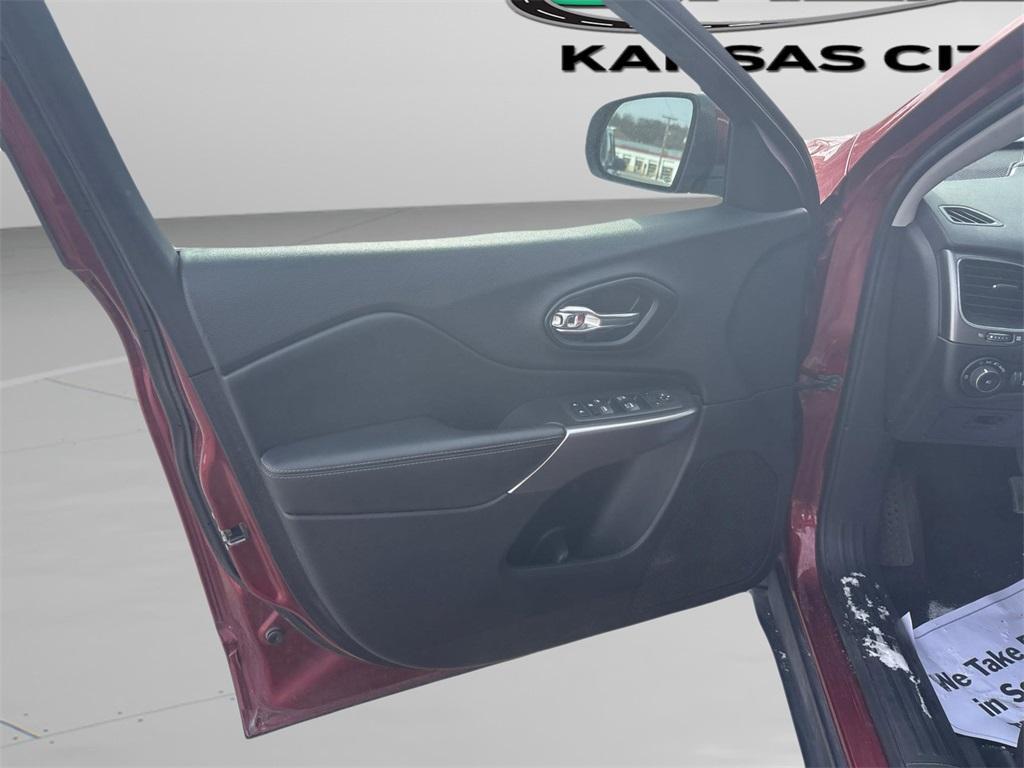 used 2021 Jeep Cherokee car, priced at $20,490