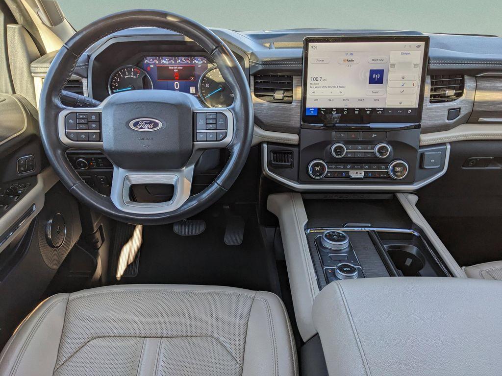 used 2024 Ford Expedition car, priced at $50,988