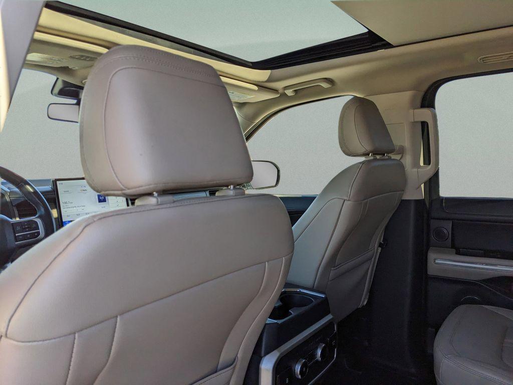 used 2024 Ford Expedition car, priced at $50,988