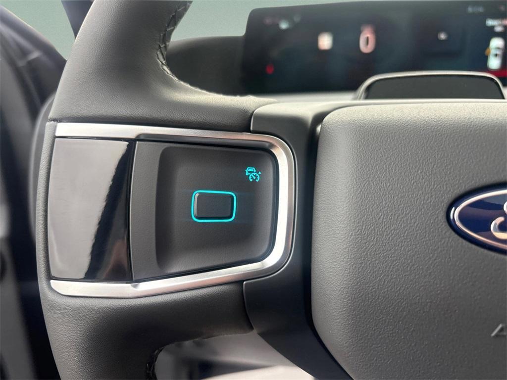 new 2025 Ford Expedition car, priced at $66,817