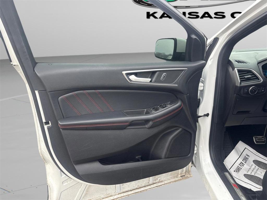 used 2022 Ford Edge car, priced at $22,990