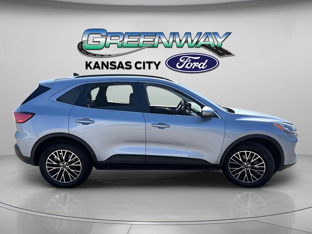used 2022 Ford Escape car, priced at $22,564