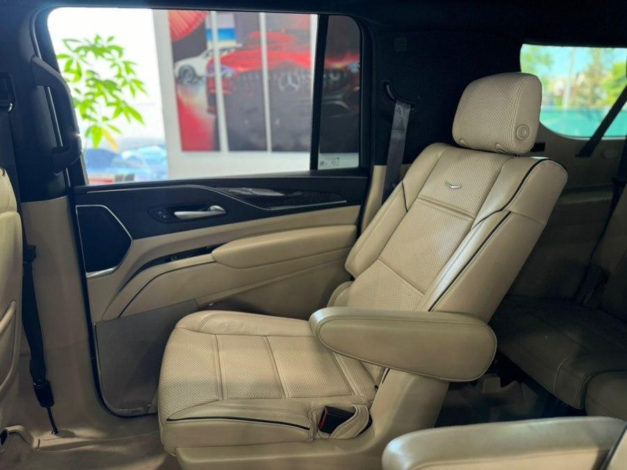 used 2023 Cadillac Escalade ESV car, priced at $68,850