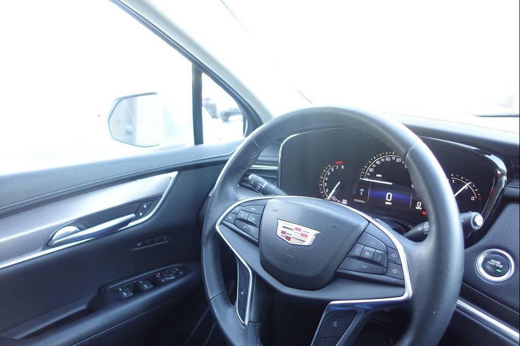 used 2017 Cadillac XT5 car, priced at $17,995
