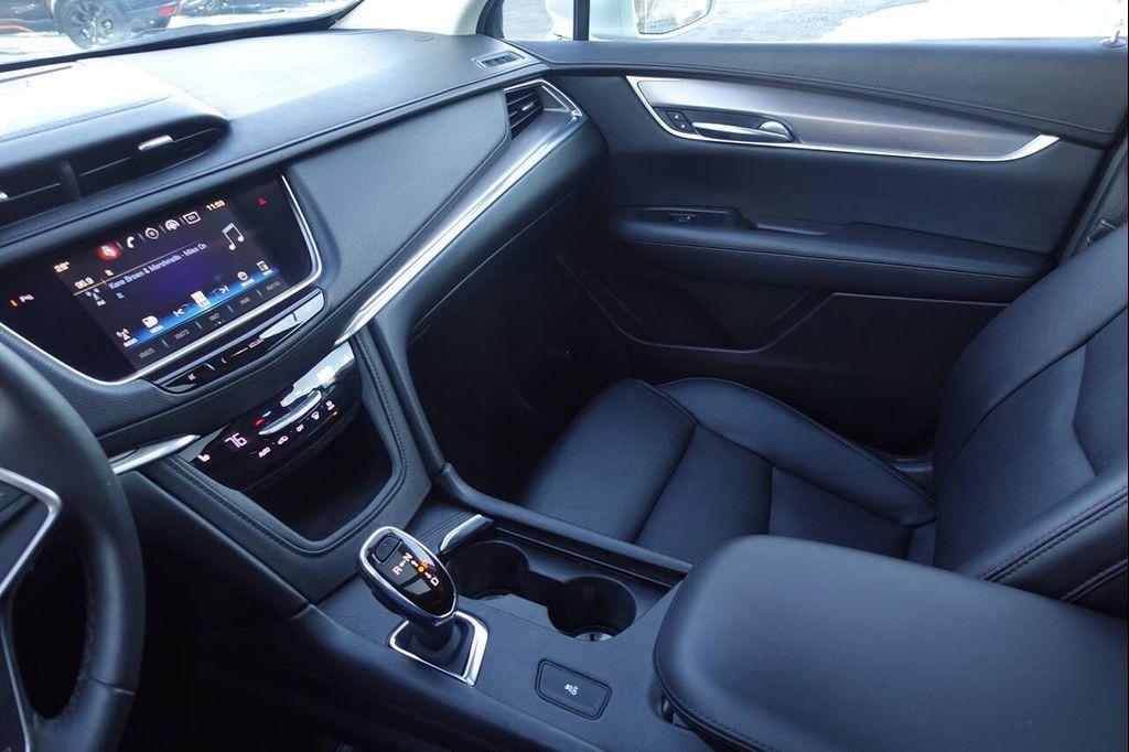 used 2017 Cadillac XT5 car, priced at $17,995