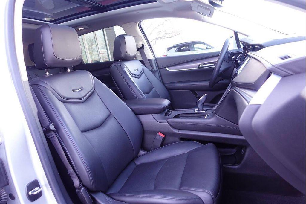 used 2017 Cadillac XT5 car, priced at $17,995