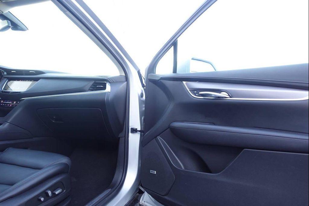 used 2017 Cadillac XT5 car, priced at $17,995