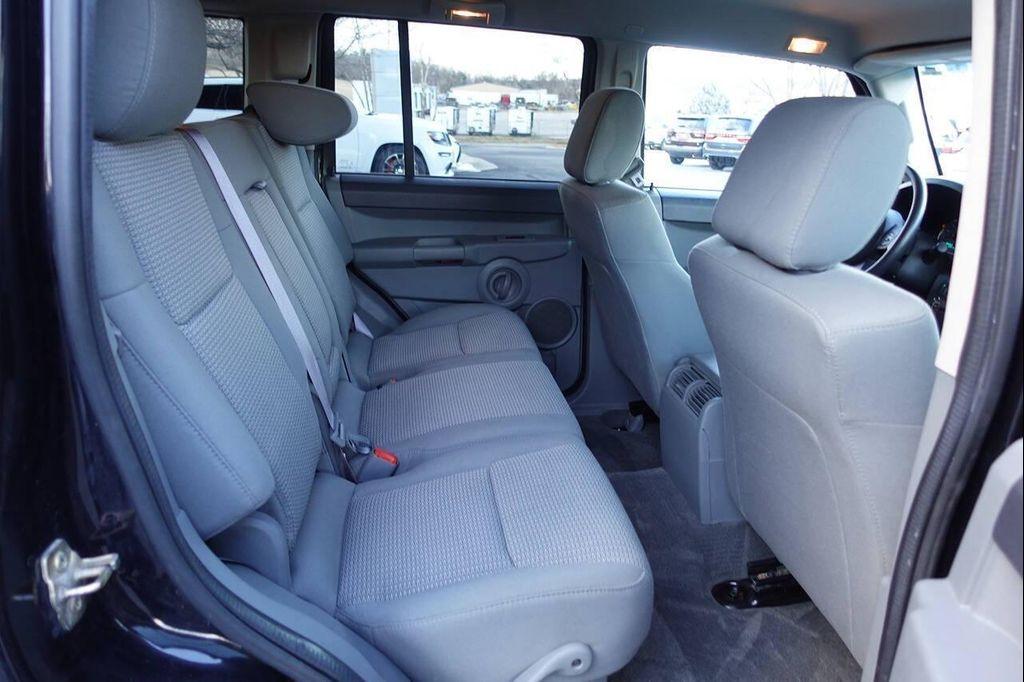 used 2007 Jeep Commander car, priced at $9,995