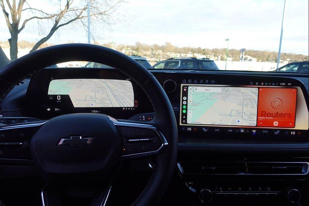 used 2025 Chevrolet Traverse car, priced at $39,995