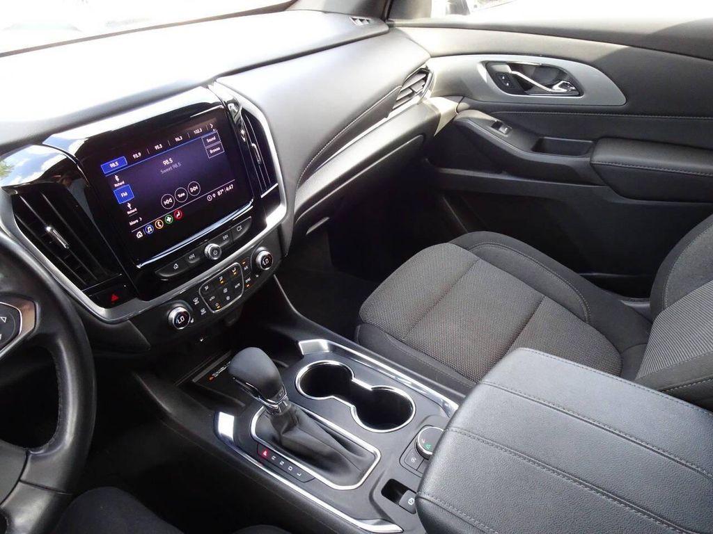 used 2022 Chevrolet Traverse car, priced at $19,995