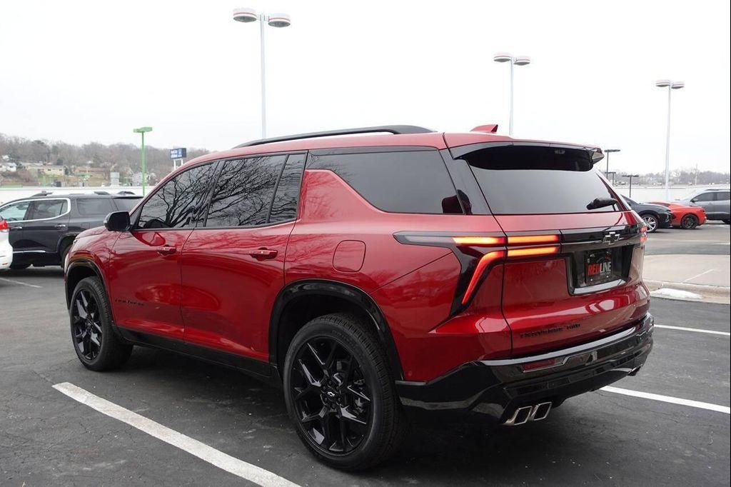 used 2024 Chevrolet Traverse car, priced at $42,995