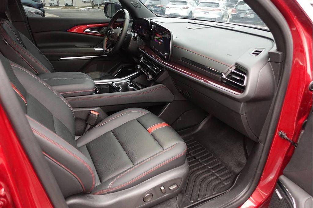 used 2024 Chevrolet Traverse car, priced at $42,995