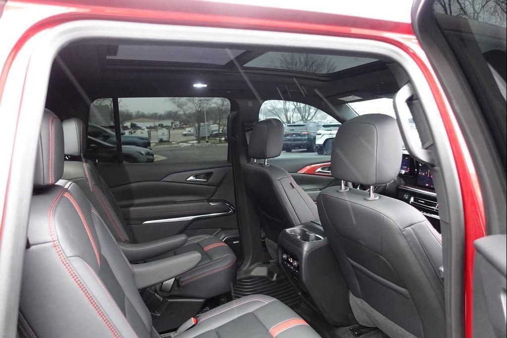 used 2024 Chevrolet Traverse car, priced at $42,995