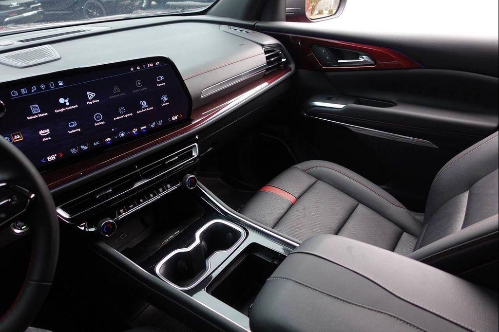 used 2024 Chevrolet Traverse car, priced at $42,995