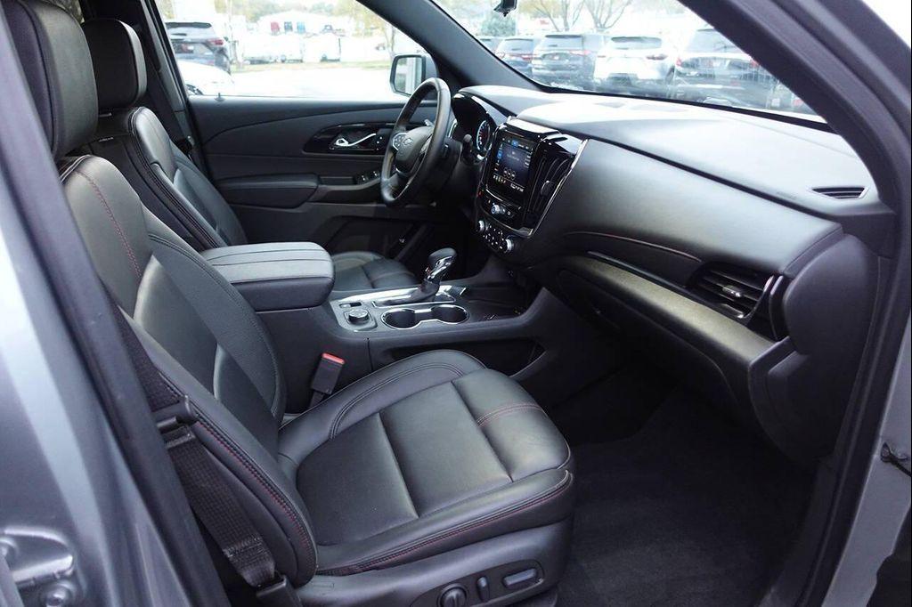 used 2023 Chevrolet Traverse car, priced at $26,995
