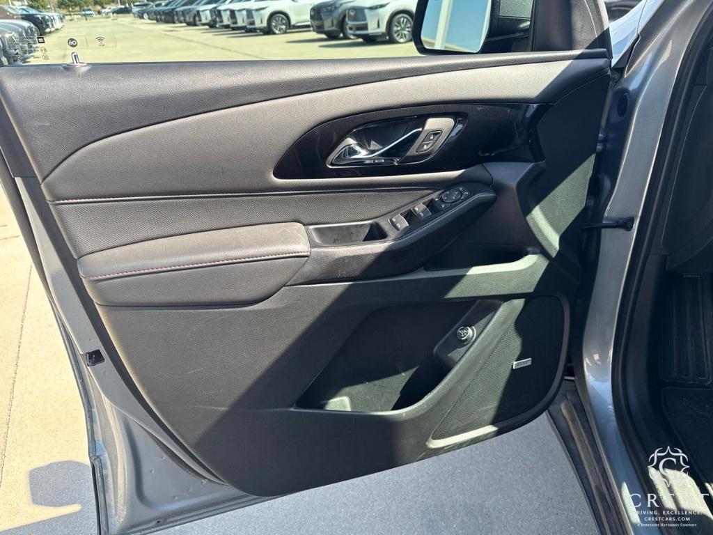 used 2023 Chevrolet Traverse car, priced at $28,485