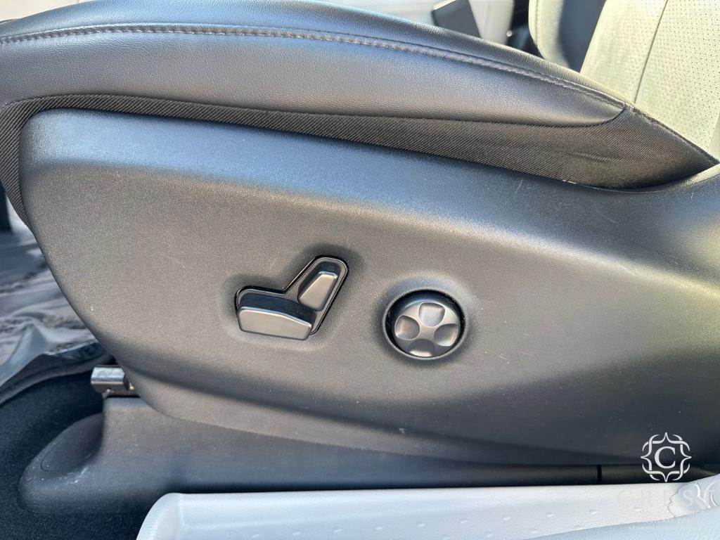 used 2024 Chrysler Pacifica car, priced at $27,985