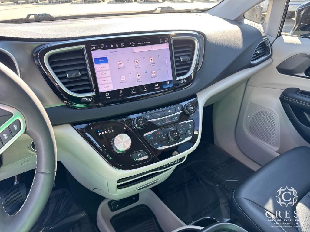 used 2024 Chrysler Pacifica car, priced at $27,985