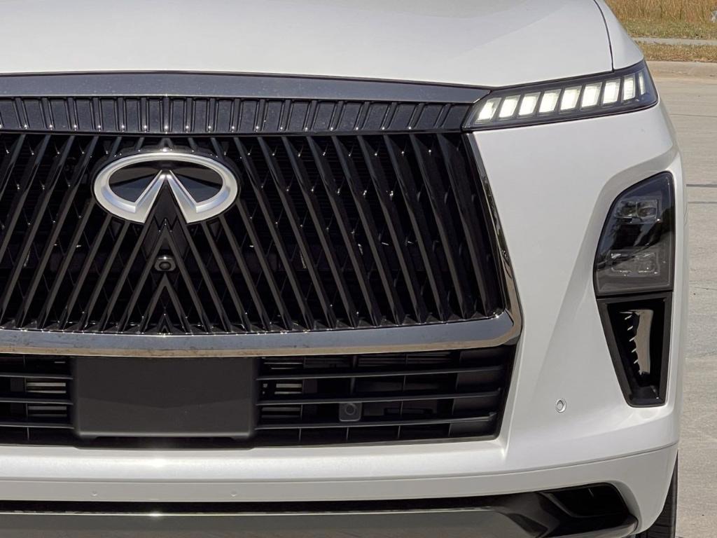 new 2027 INFINITI QX80 car, priced at $117,709