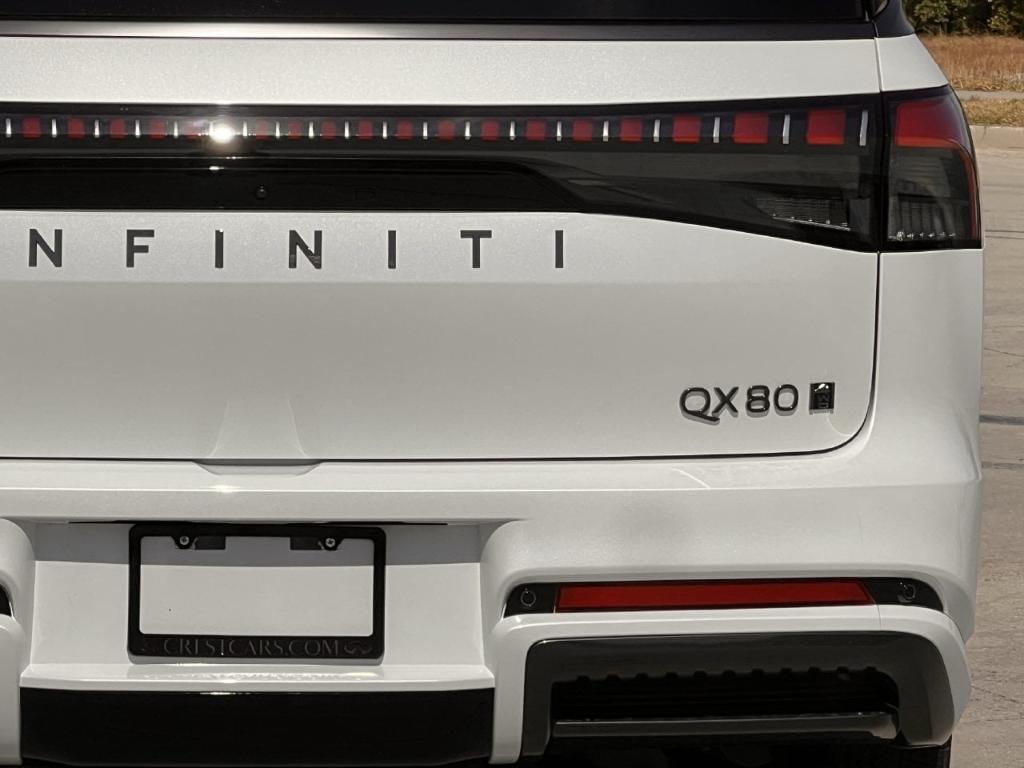 new 2027 INFINITI QX80 car, priced at $117,709