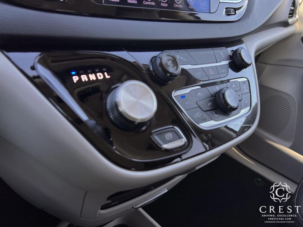 used 2017 Chrysler Pacifica car, priced at $9,985