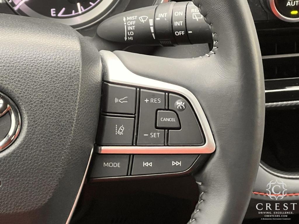 used 2024 Toyota Highlander car, priced at $35,985