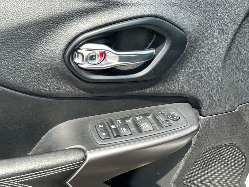 used 2020 Jeep Cherokee car, priced at $17,635