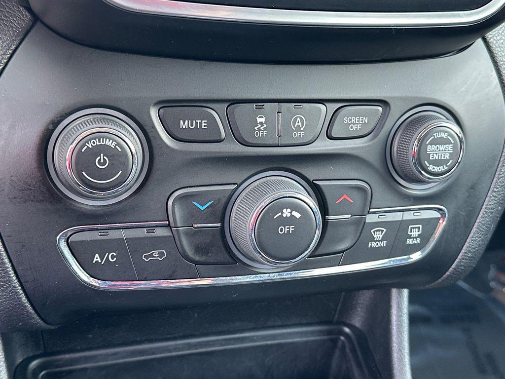 used 2020 Jeep Cherokee car, priced at $17,635