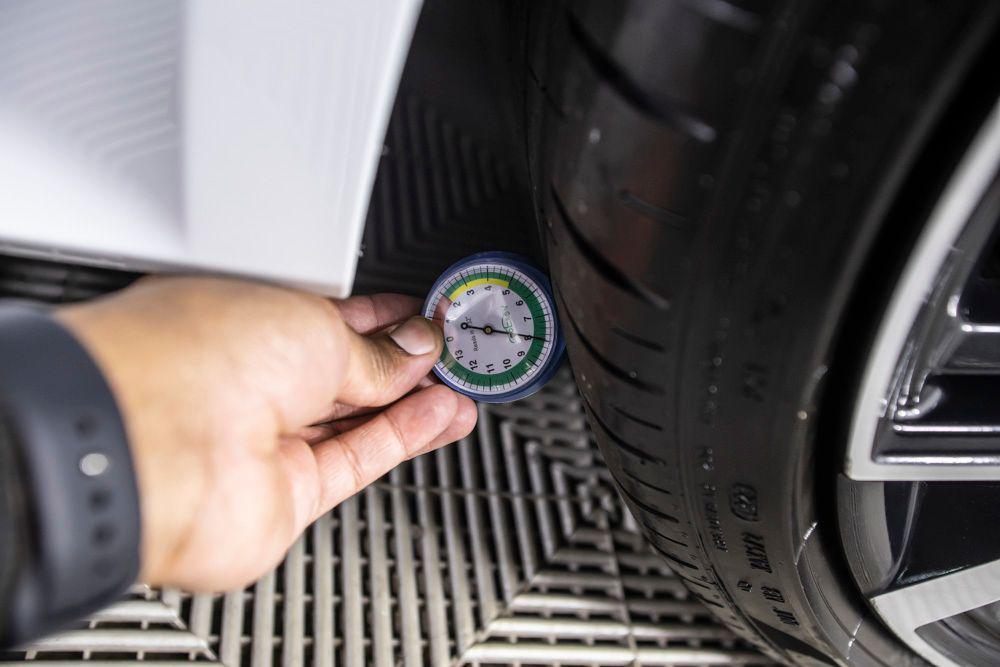 used 2021 Audi RS 6 Avant car, priced at $91,000