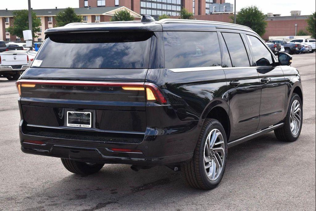 new 2026 Lincoln Navigator car, priced at $101,588