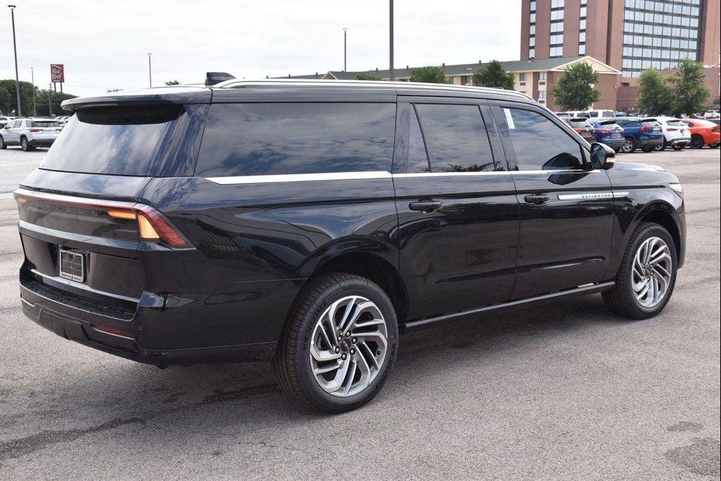 new 2026 Lincoln Navigator car, priced at $101,588