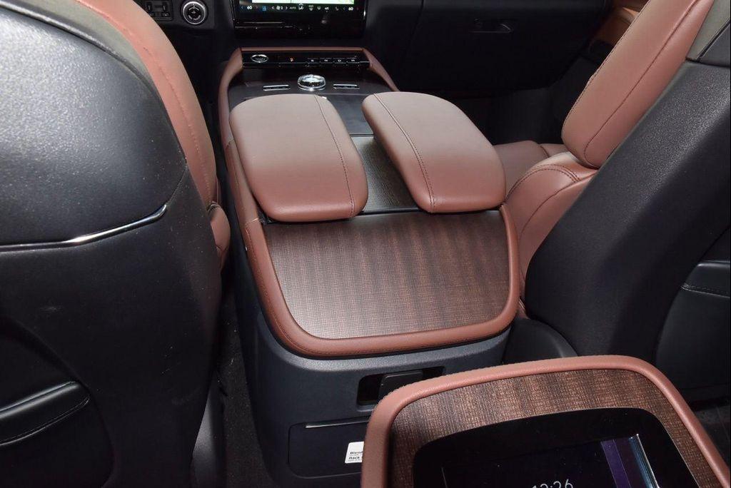 new 2026 Lincoln Navigator car, priced at $101,588
