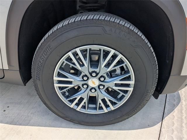 used 2025 Chevrolet Traverse car, priced at $38,032
