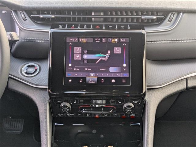 new 2025 Jeep Grand Cherokee car, priced at $38,655