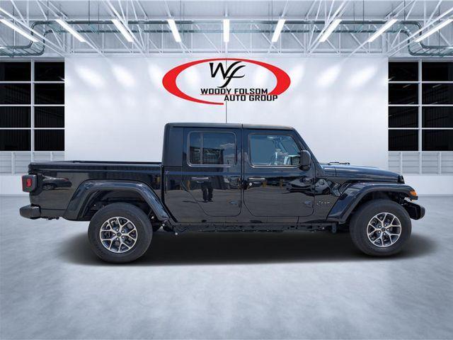 used 2024 Jeep Gladiator car, priced at $42,666