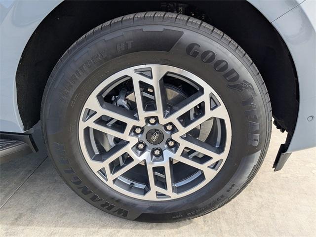 used 2025 Ford Expedition car, priced at $65,642