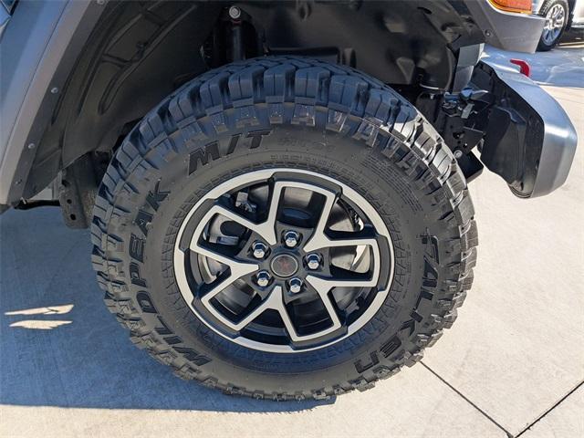 used 2025 Jeep Gladiator car, priced at $49,594