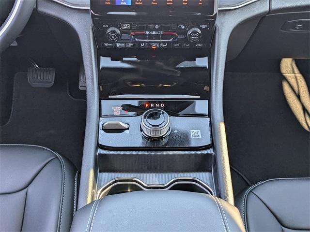 new 2025 Jeep Grand Cherokee car, priced at $48,593