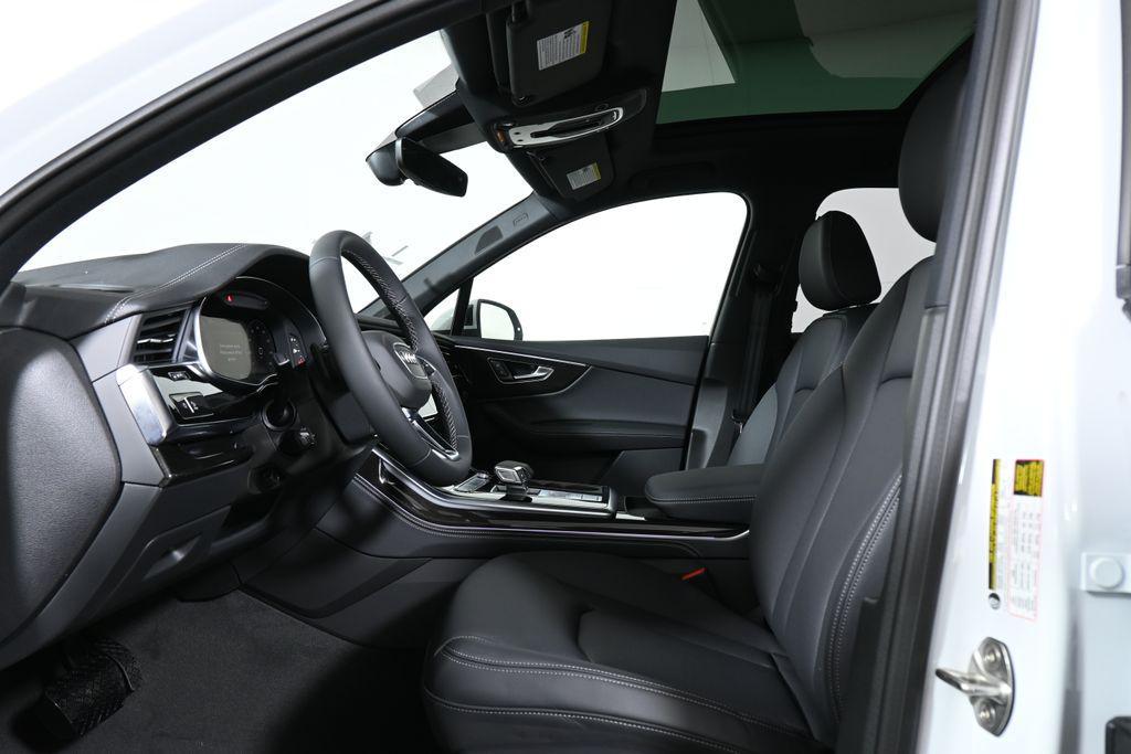 new 2026 Audi Q7 car, priced at $79,155
