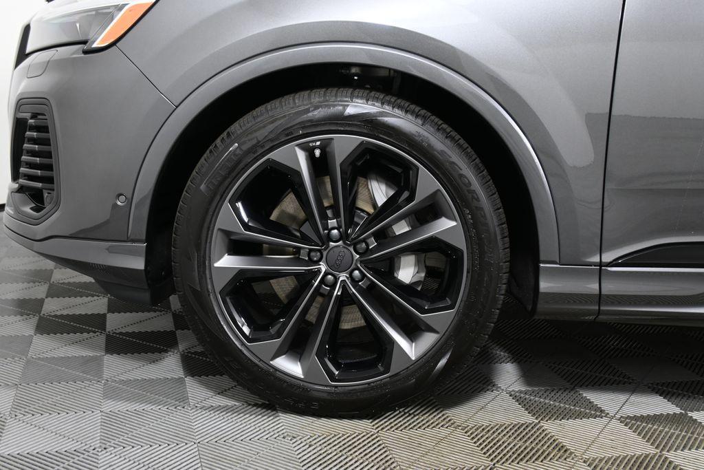 new 2026 Audi Q7 car, priced at $79,155