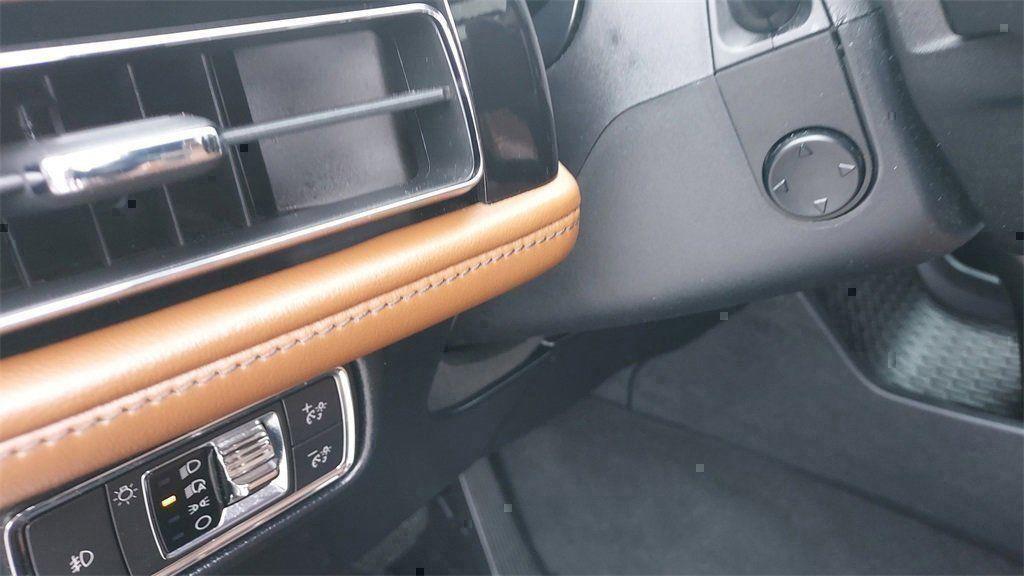 used 2021 Lincoln Aviator car, priced at $28,000